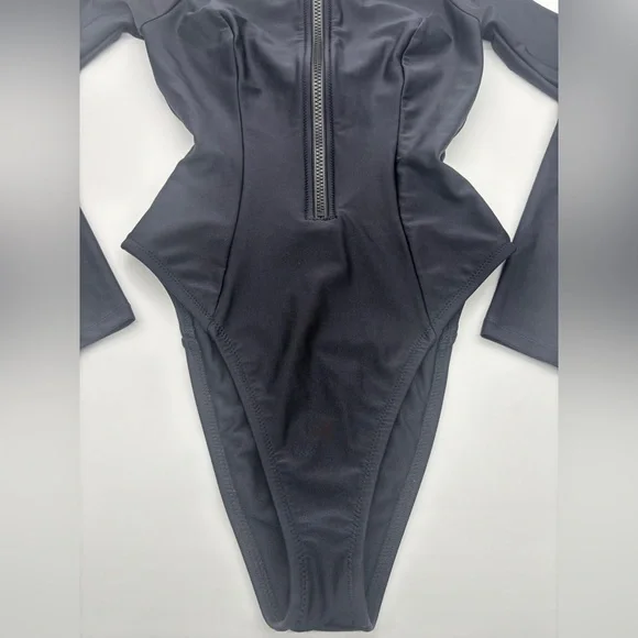 NWOT GIGI C Surf Bathing Suit One-Piece Swimsuit with Front Zip Black S - Picture 5 of 12